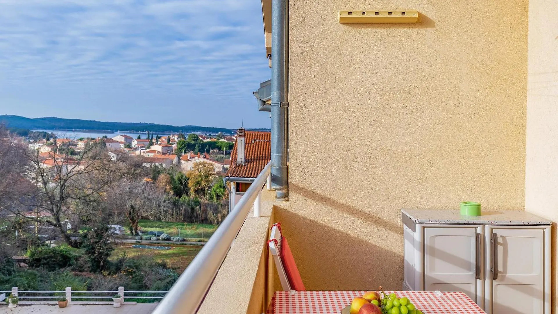 1 Bedroom Nice Apartment In Medulin